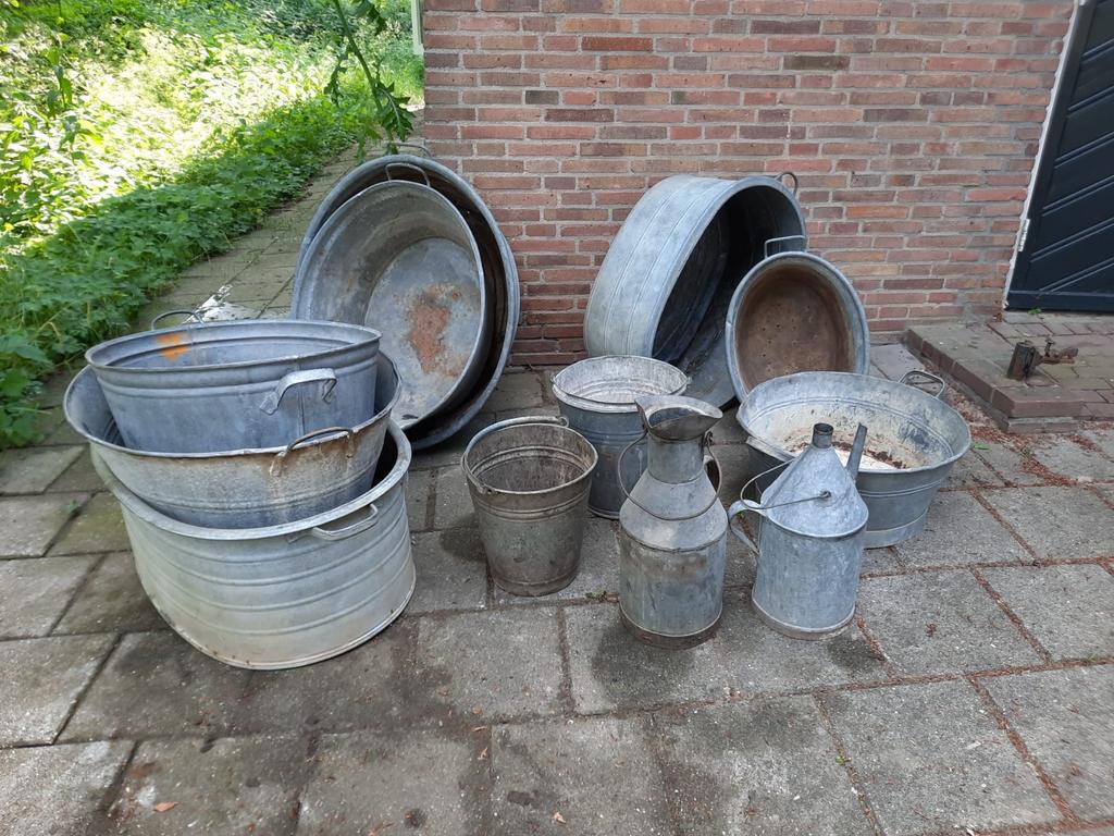 Teil , gieter , wecketel, wastobbe , emmer van zink v.a10,-, Ophalen