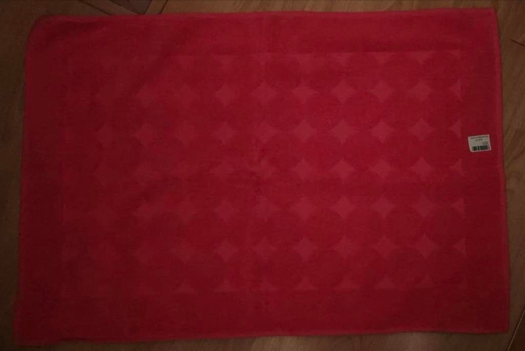 Nieuwe rode badmat 60x90 cm, 100% katoen, Ophalen of Verzenden, Nieuw, Rood, Badmat