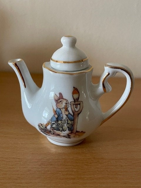 Beatrix Potter Peter Rabbit Konijn Mini Theepot, 6,5 cm, Ophalen of Verzenden, Nieuw, Dier