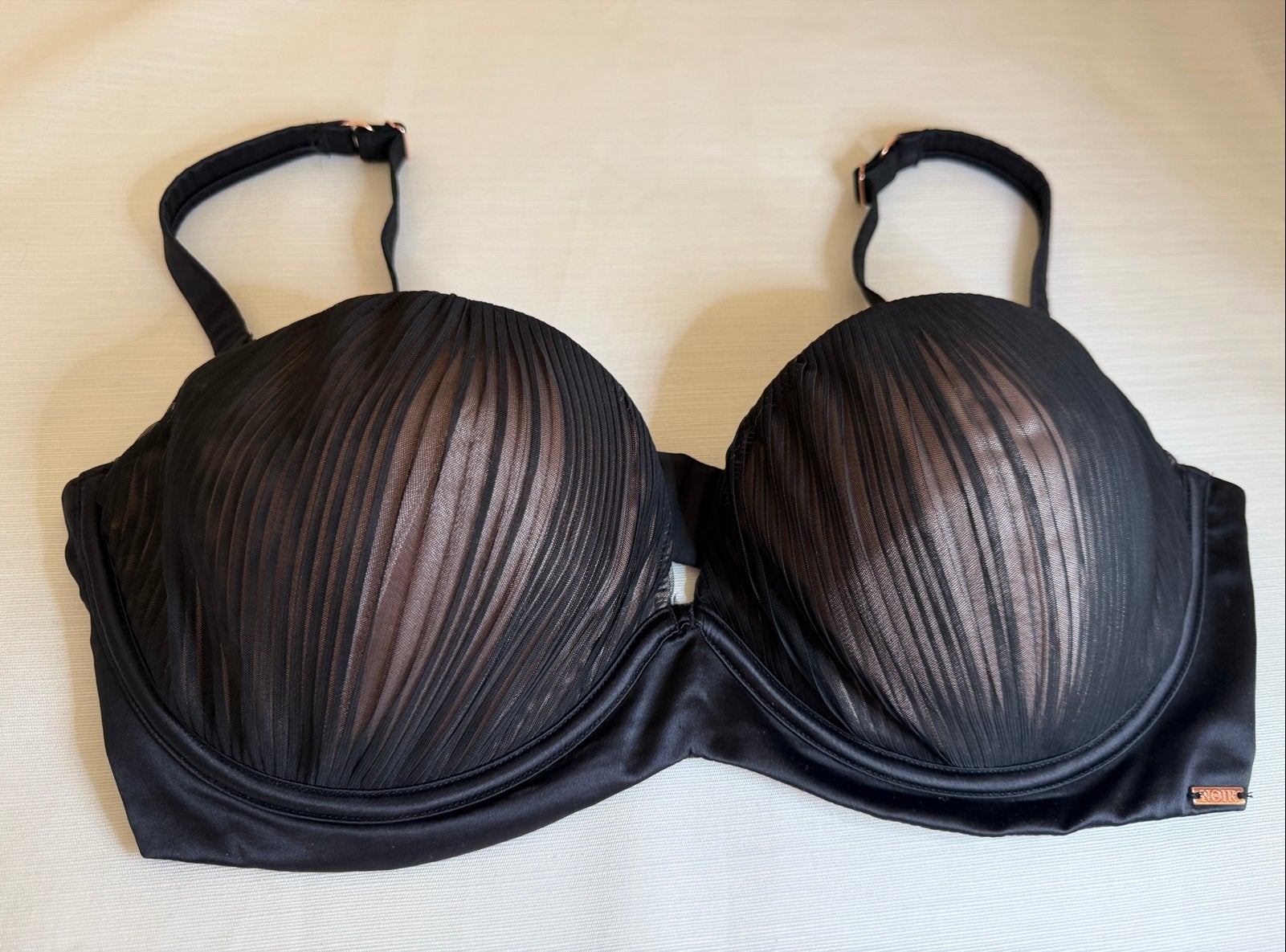 Hunkemöller Noir Voorgevormde Beugel BH Zwart, Ophalen of Verzenden, Zwart, BH
