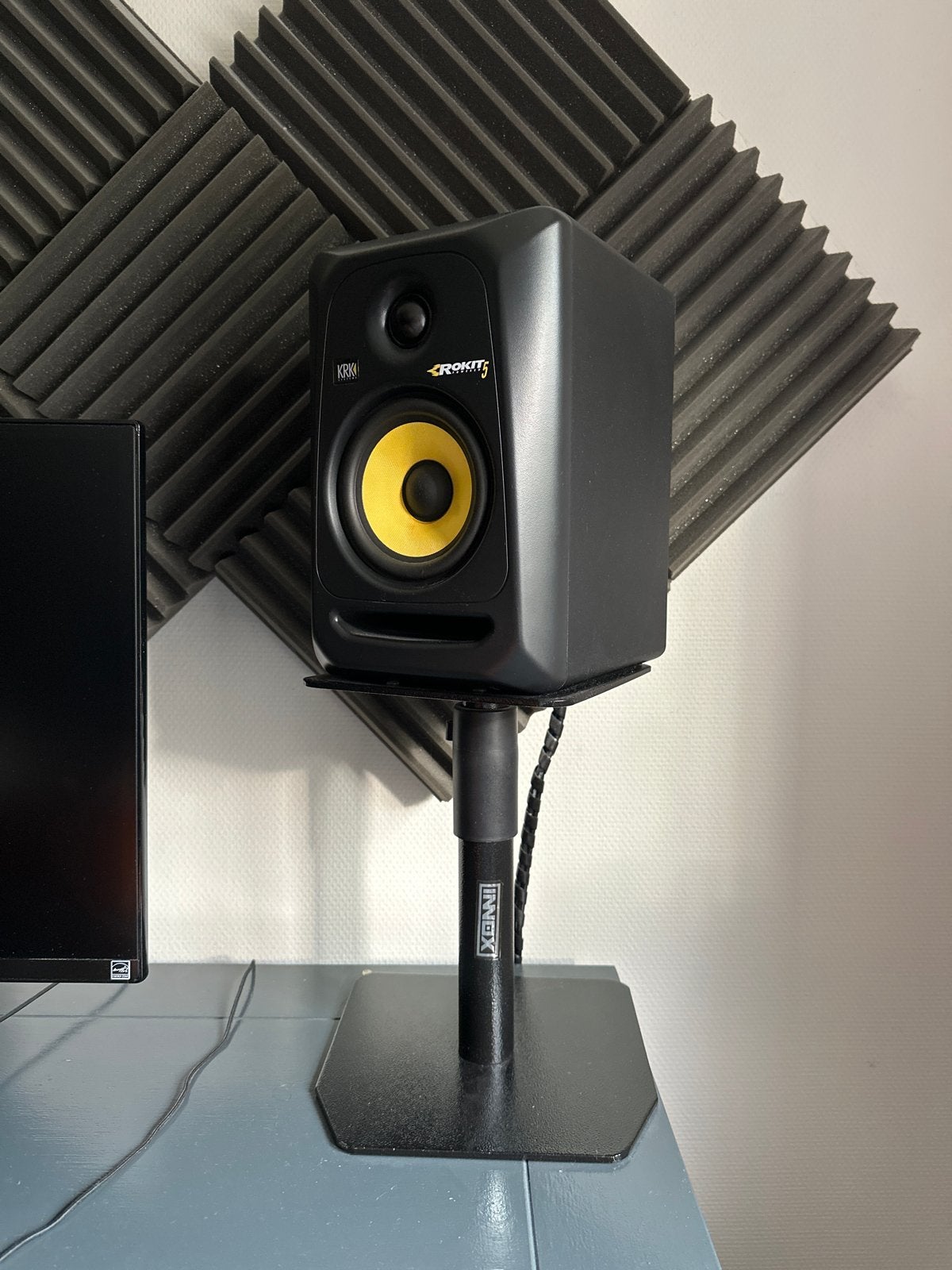 2x KRK ROKIT 5 G3 incl standaard + M Audio Hub