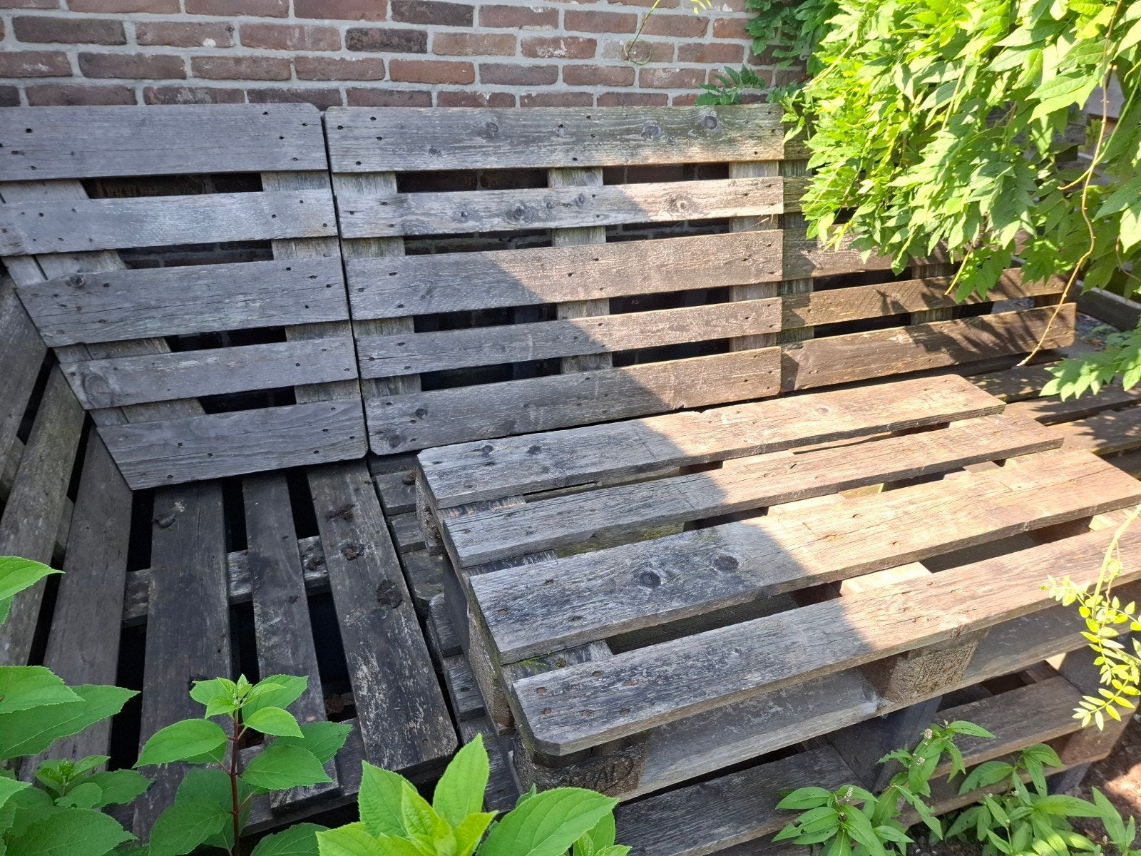 Zelfgemaakte tuinbank van pallets, Ophalen, Gebruikt, Hout