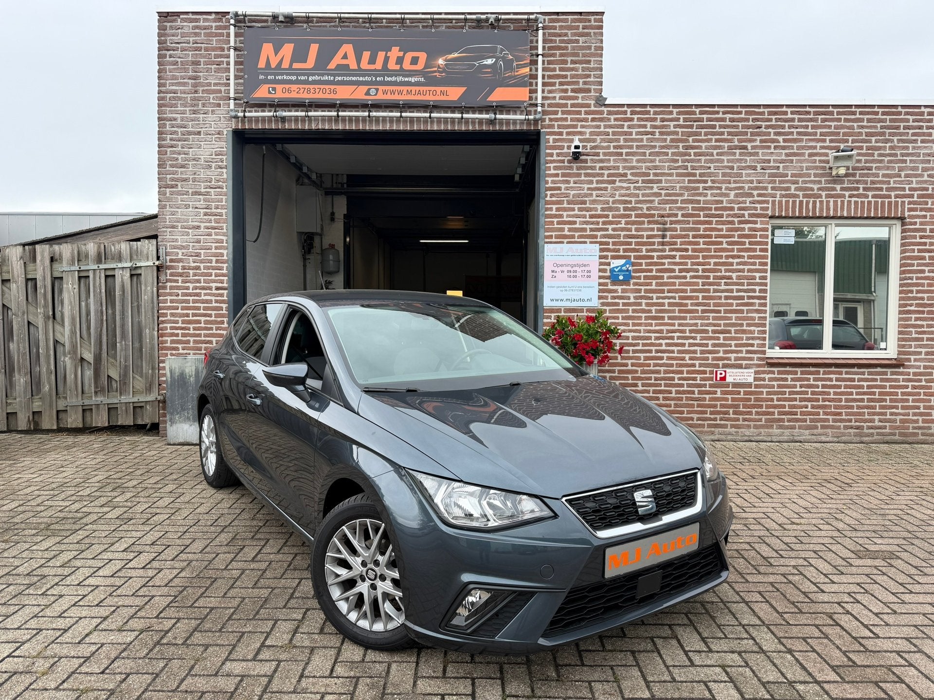 SEAT Ibiza 1.0 Reference airco cruise control bluetooth, Voorwielaandrijving, Dealer onderhouden, Stof, Gebruikt