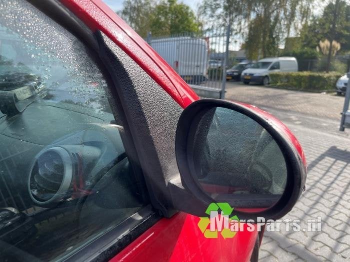 Buitenspiegel rechts van een Peugeot 107, Gebruikt, -, -, Ophalen of Verzenden