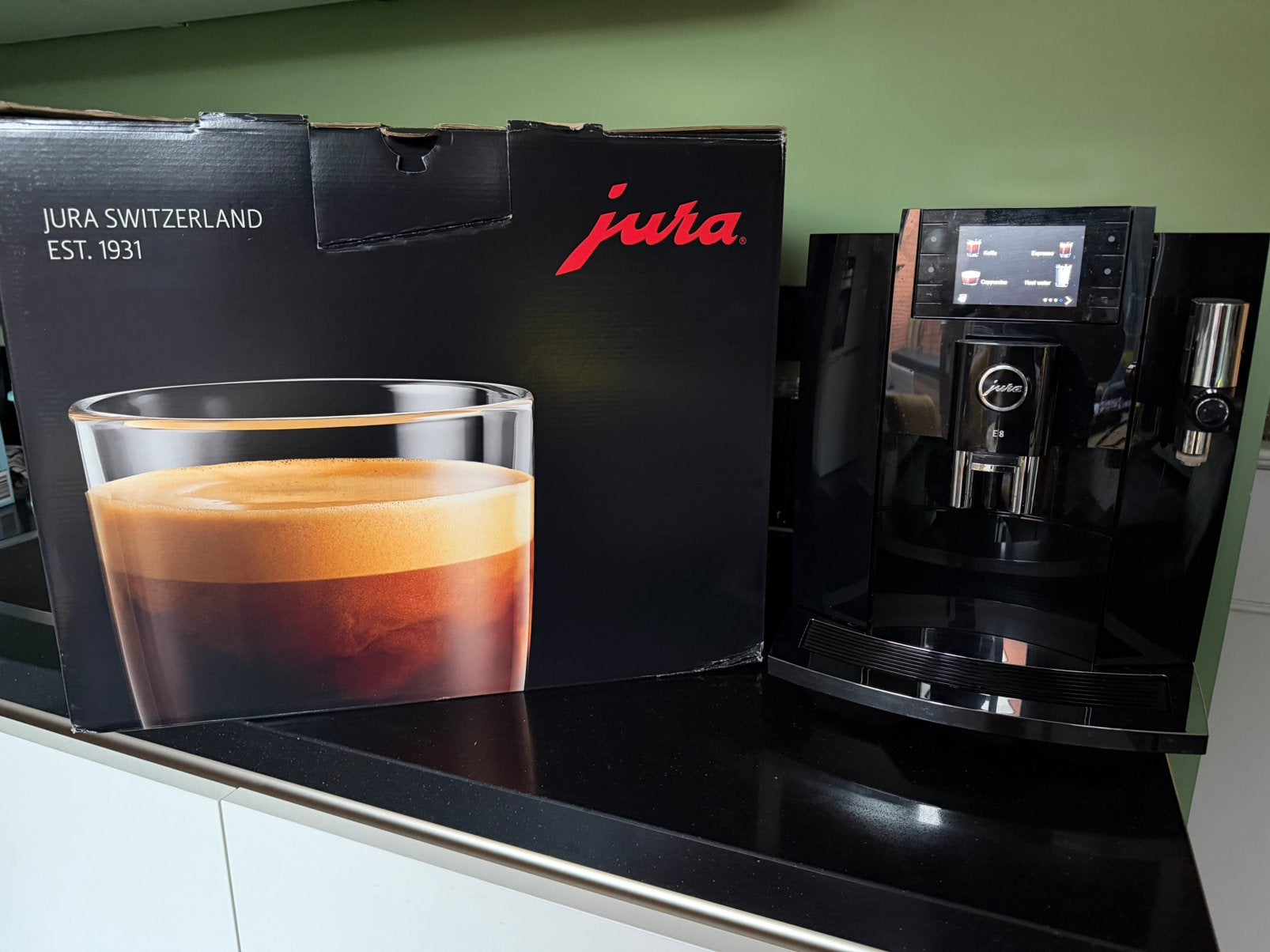 Jura E8 EC Pianoblack 699€ 1 jaar jong 3600 bereidingen, Witgoed en Apparatuur, Koffiezetapparaten, Ophalen, Afneembaar waterreservoir