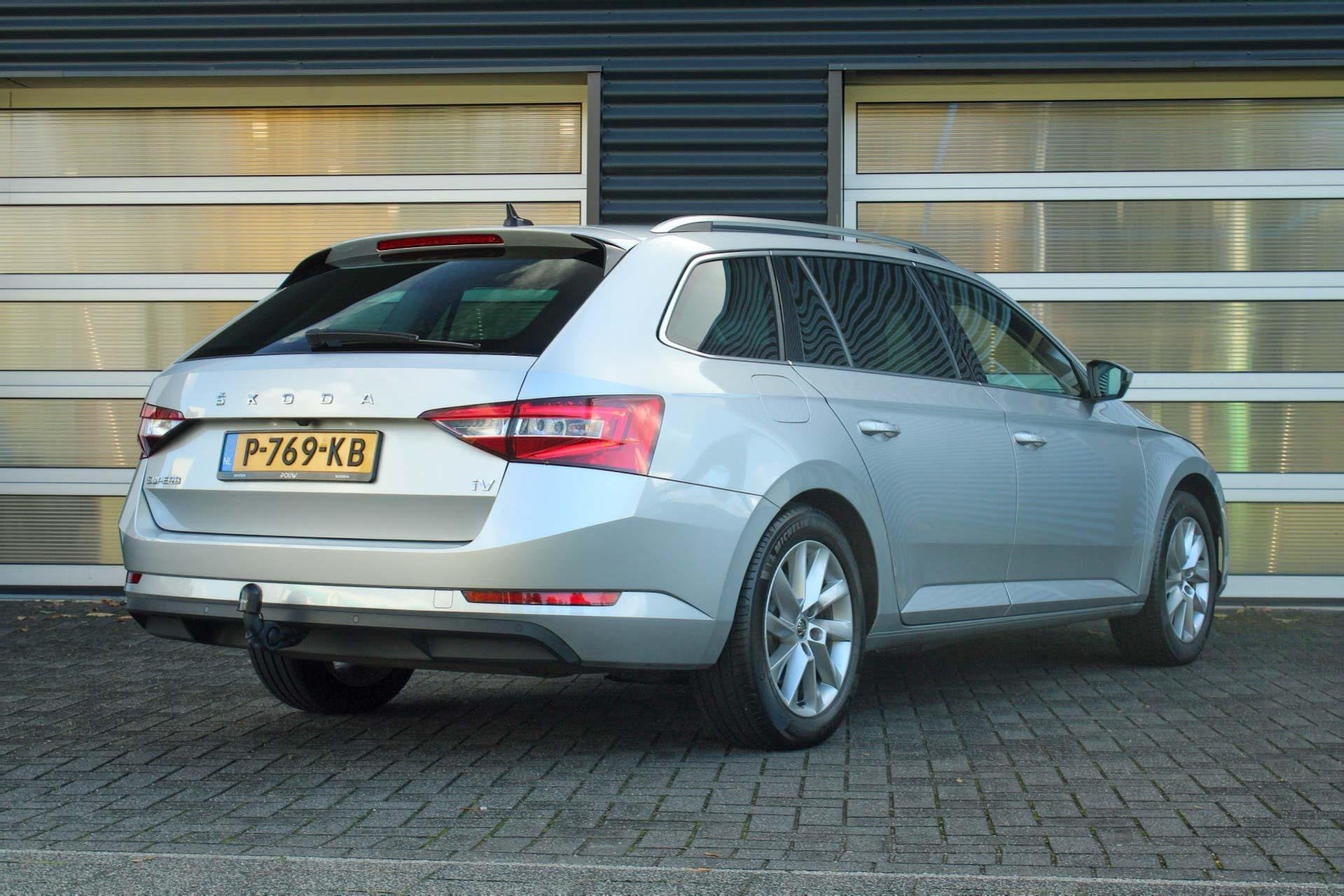Skoda Superb Combi 1.4 TSI 218pk DSG iV Business Edition Plu, Auto's, 12 maanden, Stof, Gebruikt, 4 cilinders