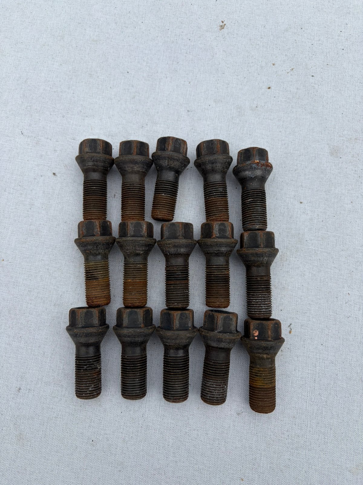 15x origineel Bmw wielbouten gebruikte conditie, Auto diversen, Auto-accessoires, Ophalen of Verzenden, Zo goed als nieuw