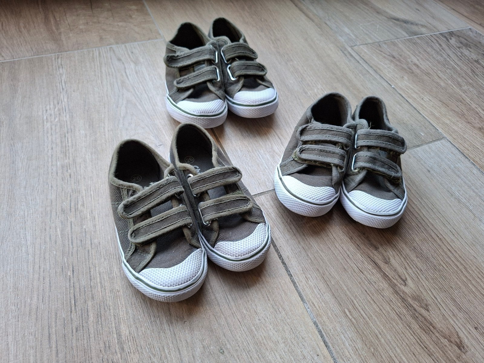 Gymschoenen maat 26, 27 en 28, Kinderen en Baby's, Kinderkleding | Schoenen en Sokken, Ophalen, Zo goed als nieuw