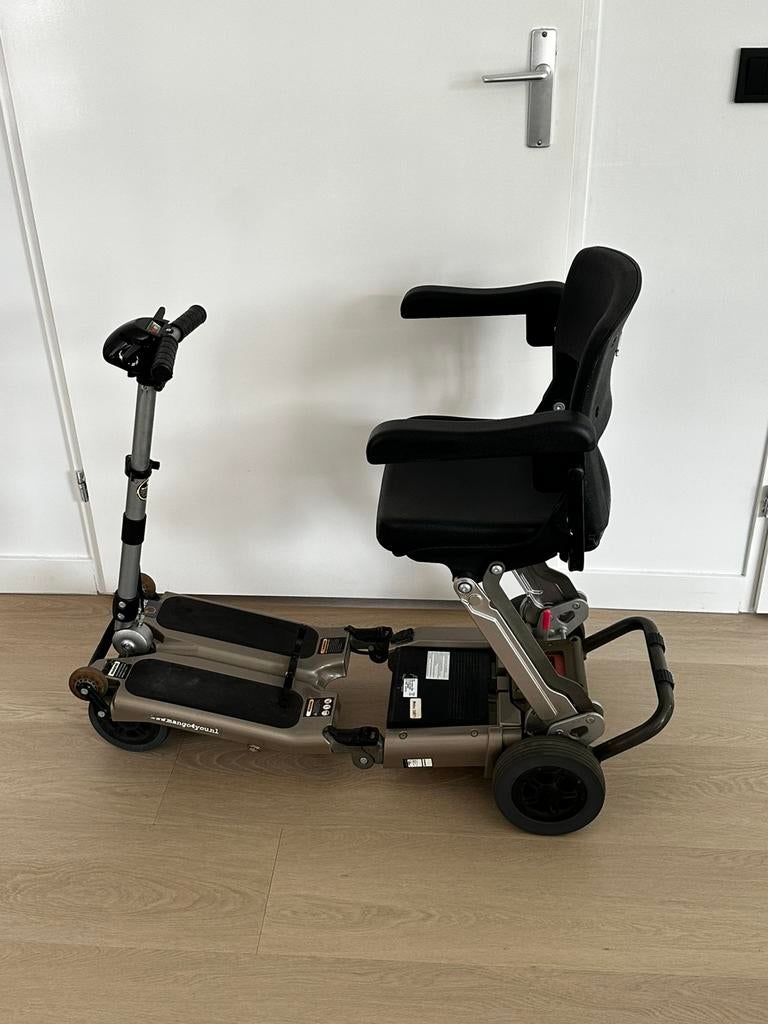 Mango Luggie opvouwbare scootmobiel, Ophalen, 10 km/u of minder, 16 t/m 25 km, Zo goed als nieuw
