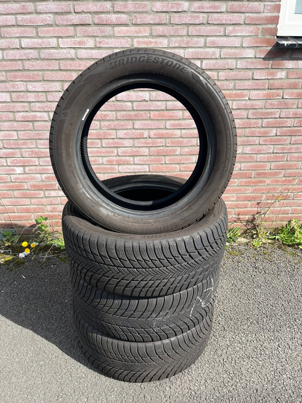 4x 5-7mm Bridg Winterband 235/50R19 | 235-50-19 | 235 50 19, Auto-onderdelen, Ophalen, Banden en Velgen, 17 inch, Winterbanden