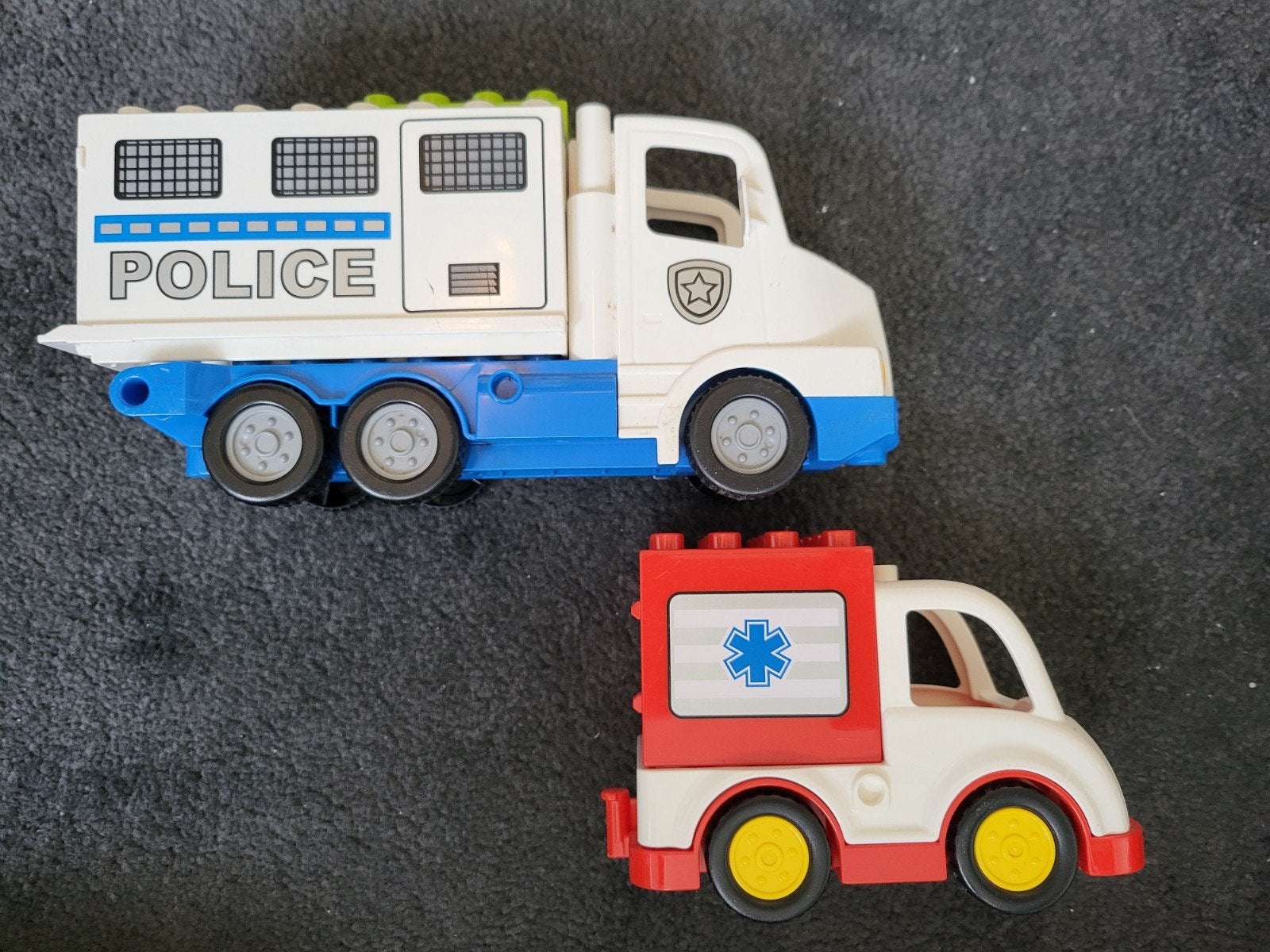 Lego/Duplo  Politie en Ambulance Bouwvoertuigen, Ophalen of Verzenden, Zo goed als nieuw