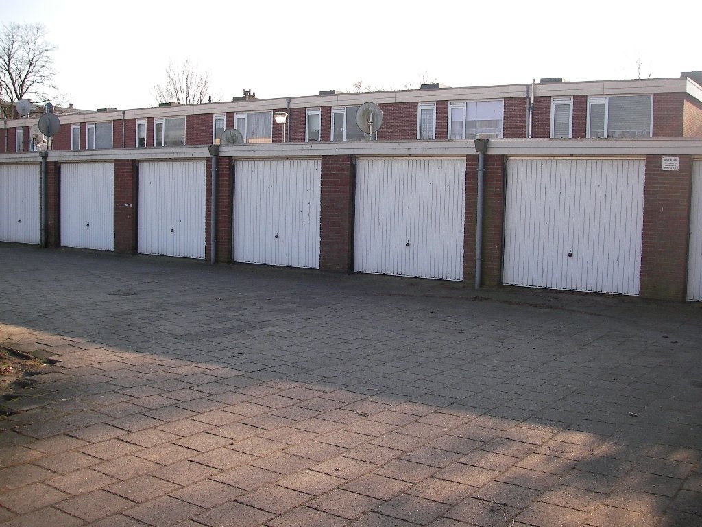 T.H   APERDOORN GARAGEBOX OPSLAGRUIMTE