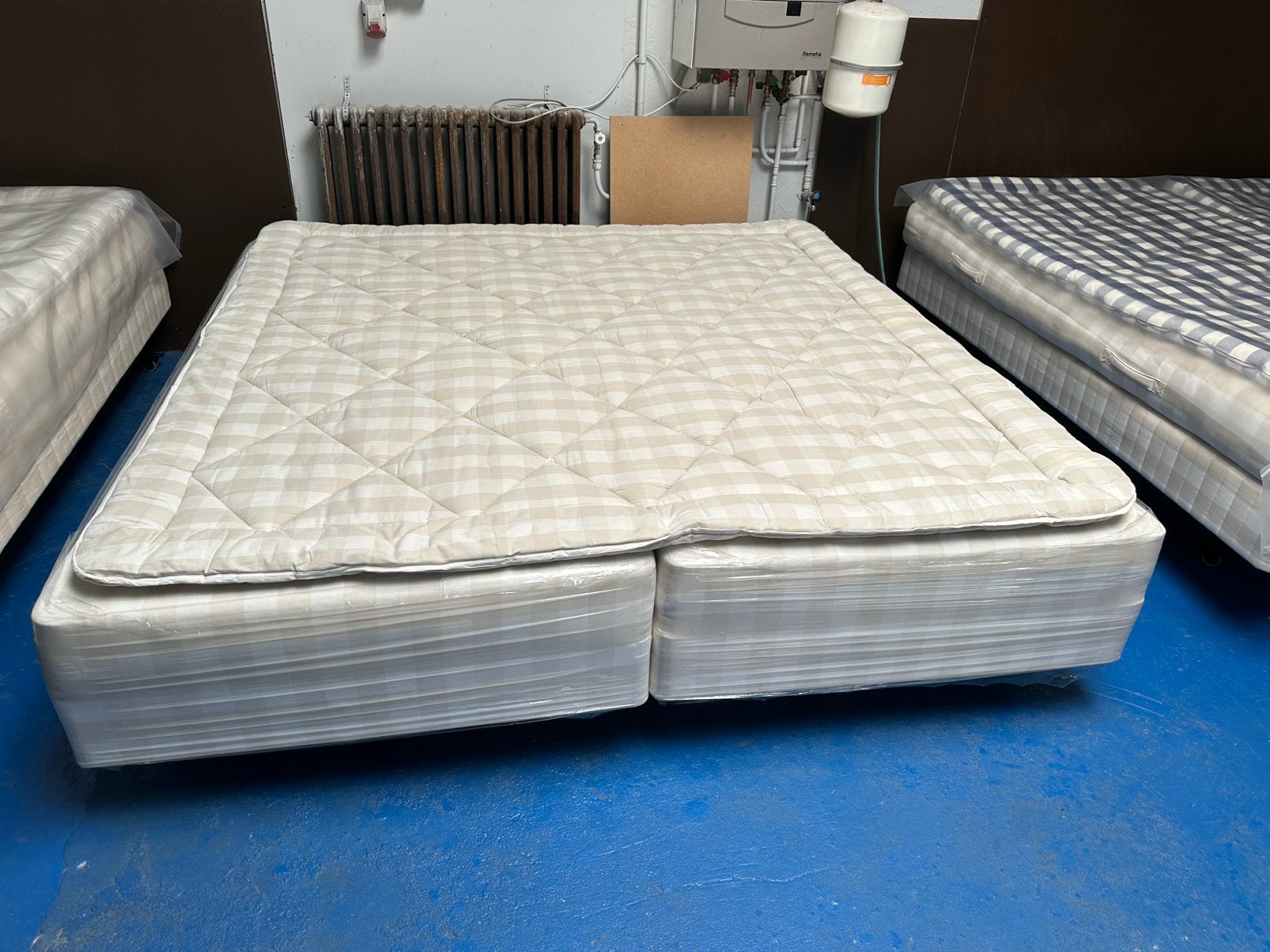 Hastens Boxspring vlak superia 210x210 cm – Enorme Korting, Ophalen of Verzenden