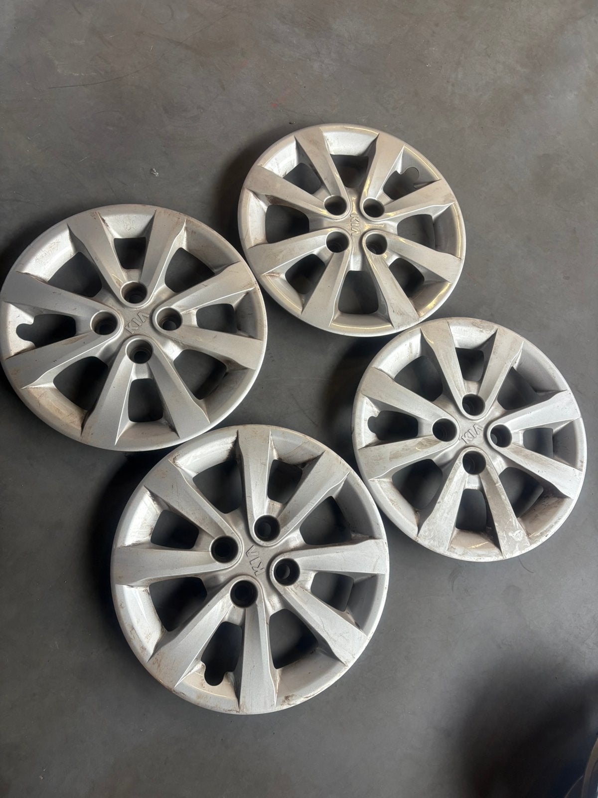 15 inch wieldoppen kia, Ophalen, Gebruikt