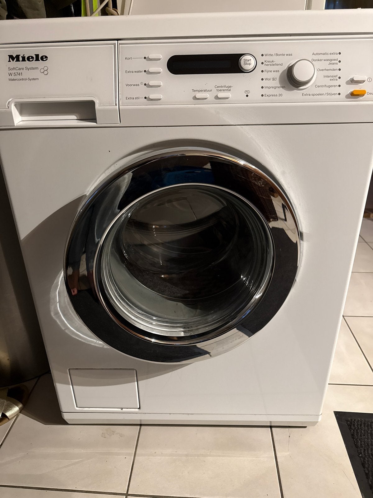 Miele W 5741 SoftCare System Wasmachine - Zo goed als nieuw, Ophalen, 1200 tot 1600 toeren, 8 tot 10 kg, Zo goed als nieuw