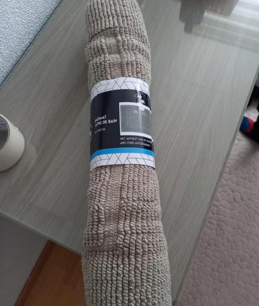 Nieuwe Badmat 50x80 cm - Beige met Antislip, Ophalen of Verzenden