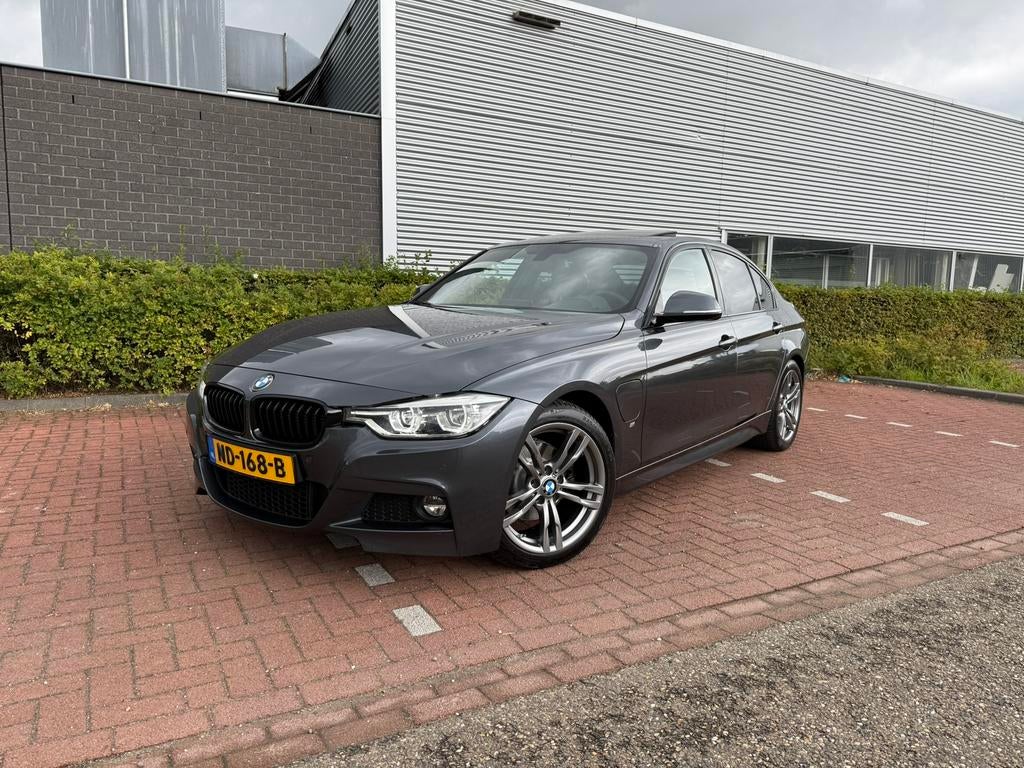 BMW 330e Iperformance 252pk Aut 2016 Grijs, Carplay, Pano, 1998 cc, Achterwielaandrijving, Zwart, Bluetooth