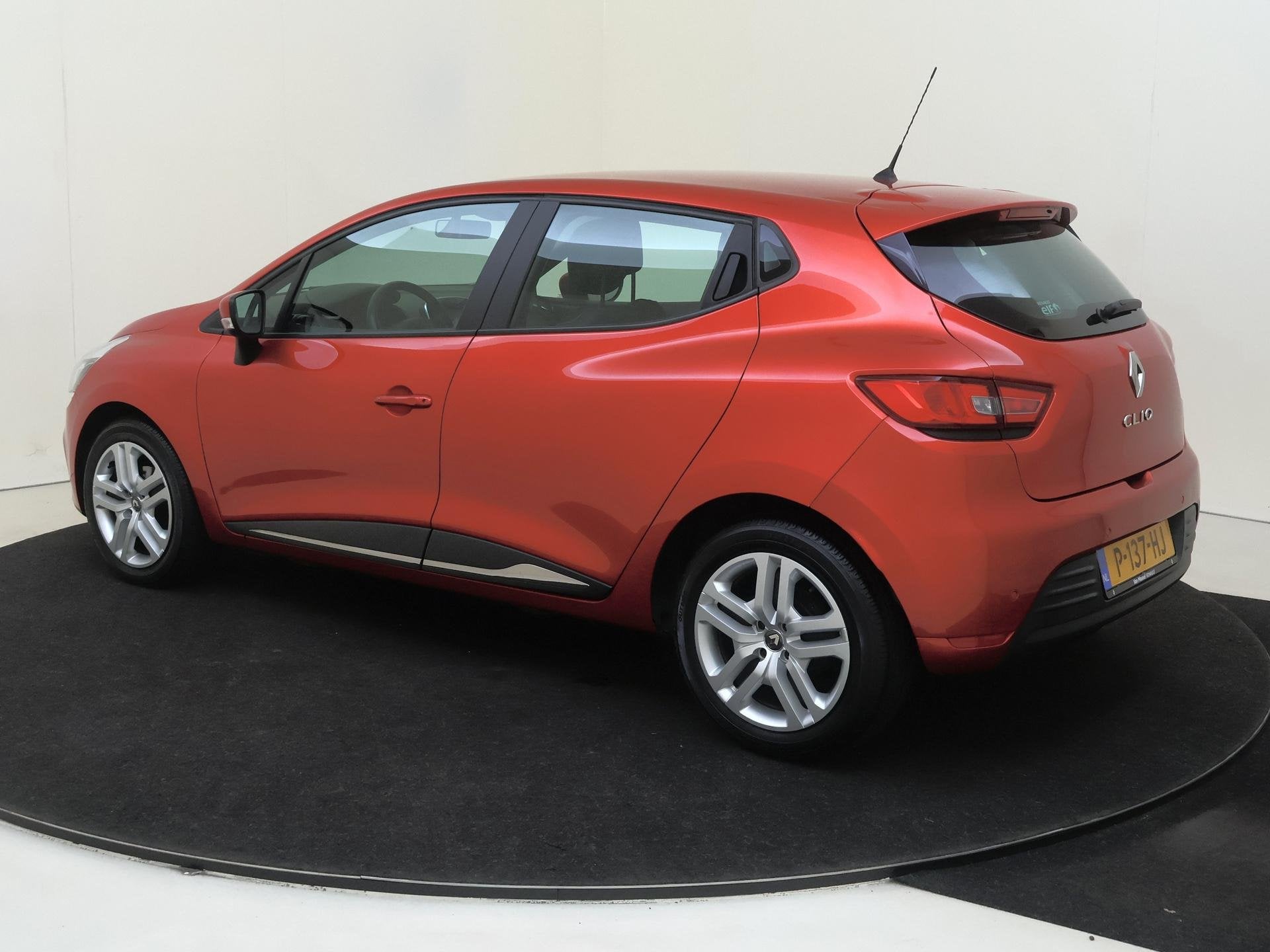 Renault Clio 0.9 TCe Zen | Navigatie | Parkeersensoren | Air, Auto's, Stof, Gebruikt, 49 €/maand, Handgeschakeld