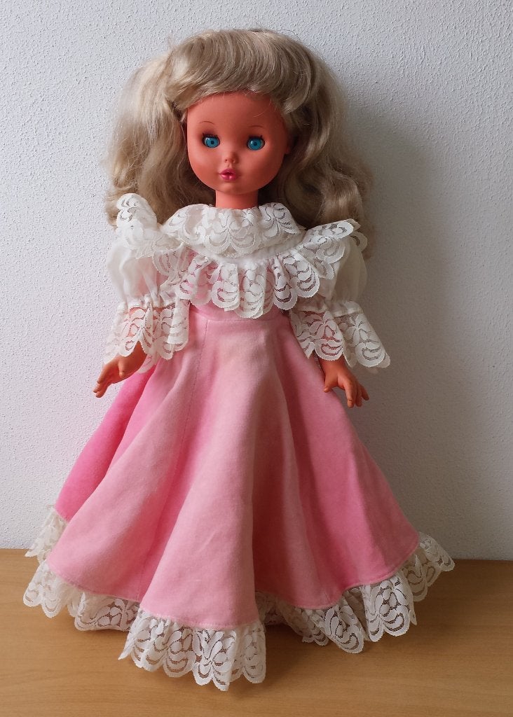 Blonde Furga Pop in roze Jurk - jaren 60//70 - Italy, Furga, Gebruikt, Ophalen of Verzenden, Pop