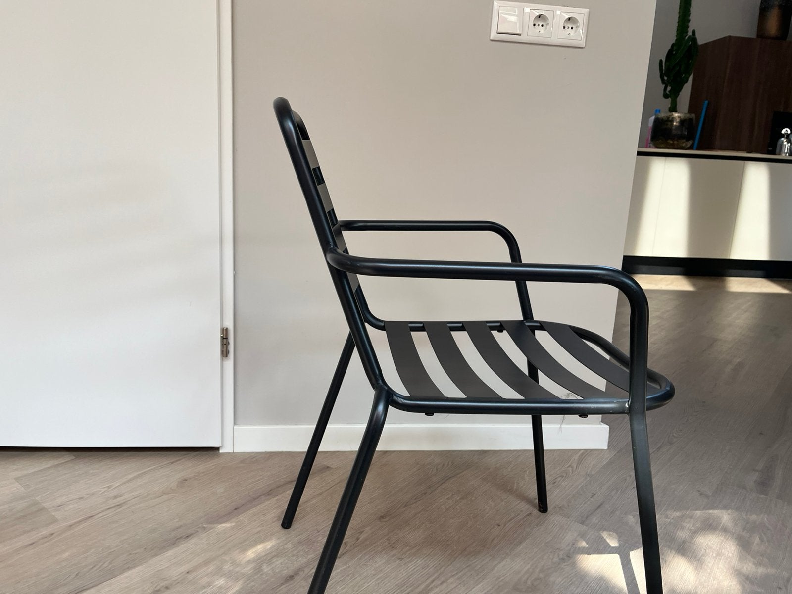Te koop 6 tuin/eet stoelen, Ophalen, Zo goed als nieuw, Minder dan 1 meter, Parasolvoet
