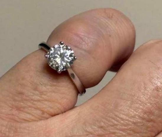 Nieuwe gouden ring met VS diamant van 2.10ct en certificaat!, Nieuw, Ophalen of Verzenden, 17 tot 18, Met edelsteen
