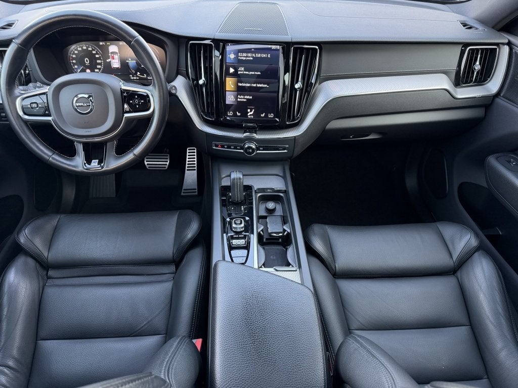 Volvo XC60 2.0 T8 Twin Engine AWD R-Design | Pano | Elec Tre, Gebruikt, Euro 6, 4 cilinders, 138 €/maand