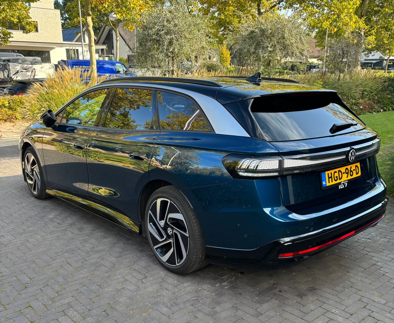 VW ID.7 Tourer Pro S Business 286pk, Pan.dak, trekhaak, 2025, Automaat, Zwart, Blauw, 2135 kg