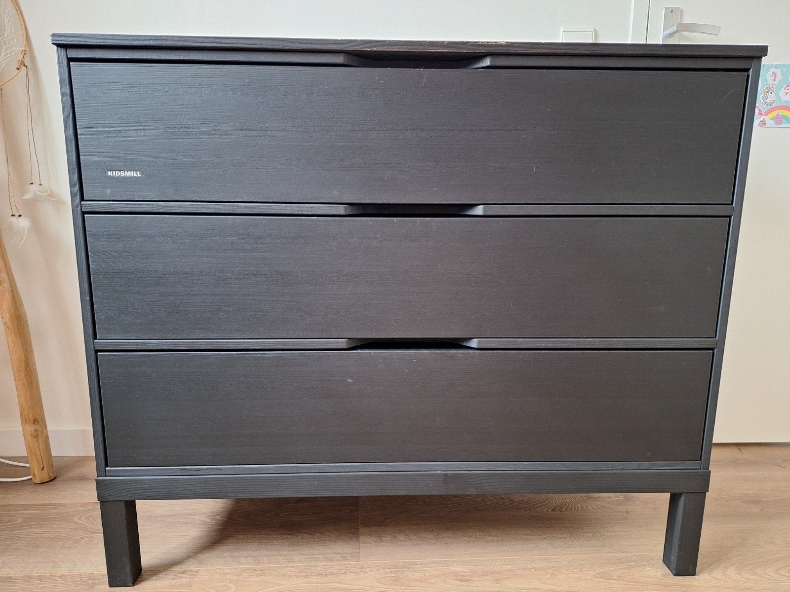 Kidsmill ledikant + commode (complete set) – zwart/hout, Kinderen en Baby's, Kinderkamer | Complete kinderkamers, Ophalen, Zo goed als nieuw