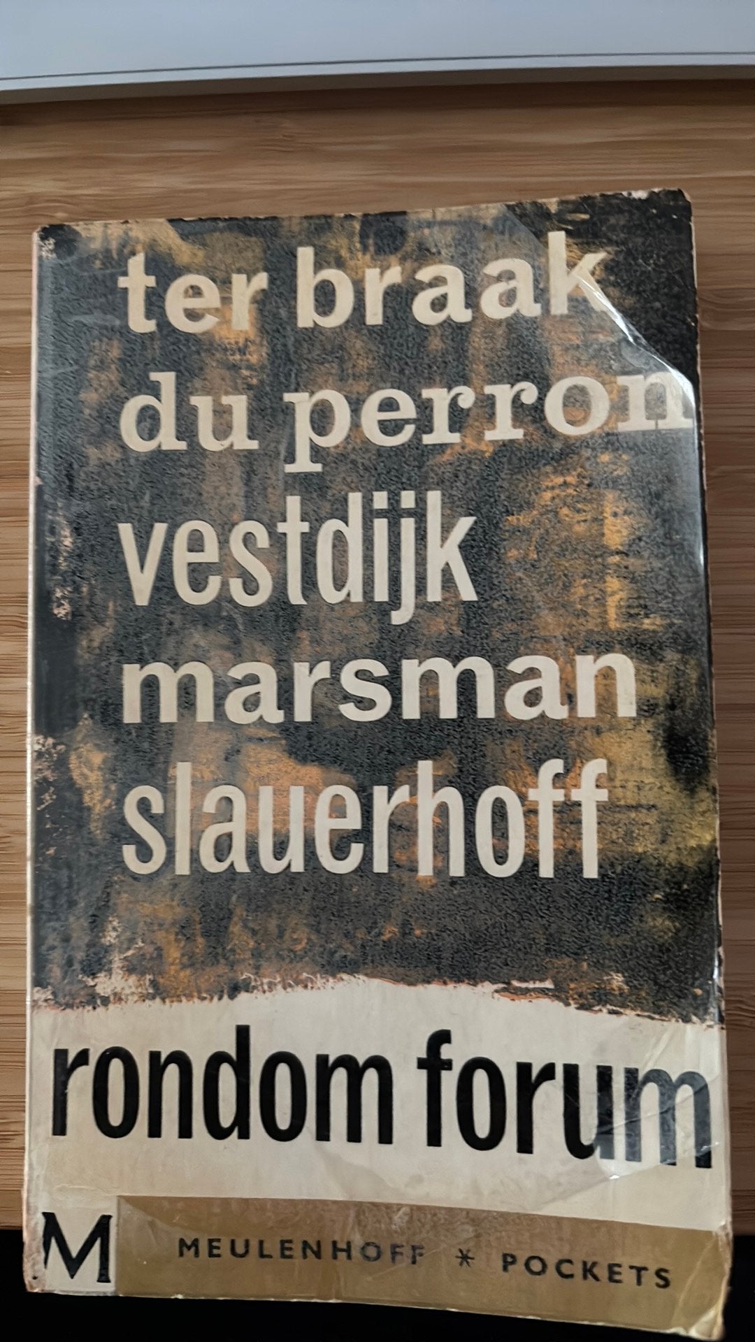 RONDOM FORUM Meulenhoff Pockets W.L.M.E. van Leeuwen 1962, Gelezen, Ophalen of Verzenden, Nederland, W.LM.E. van Leeuwen