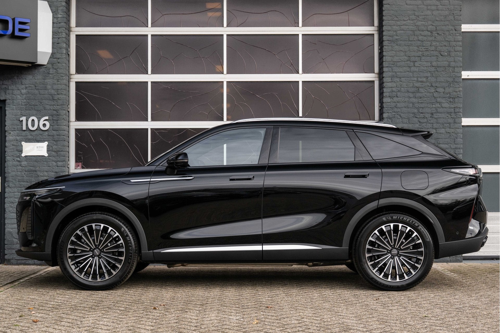 Omoda 9 1.5T-GDi SHS-P Premium 5p Premium 5p Panoramadak, 13, Auto's, Automaat, Dealer onderhouden, Gebruikt, Zwart