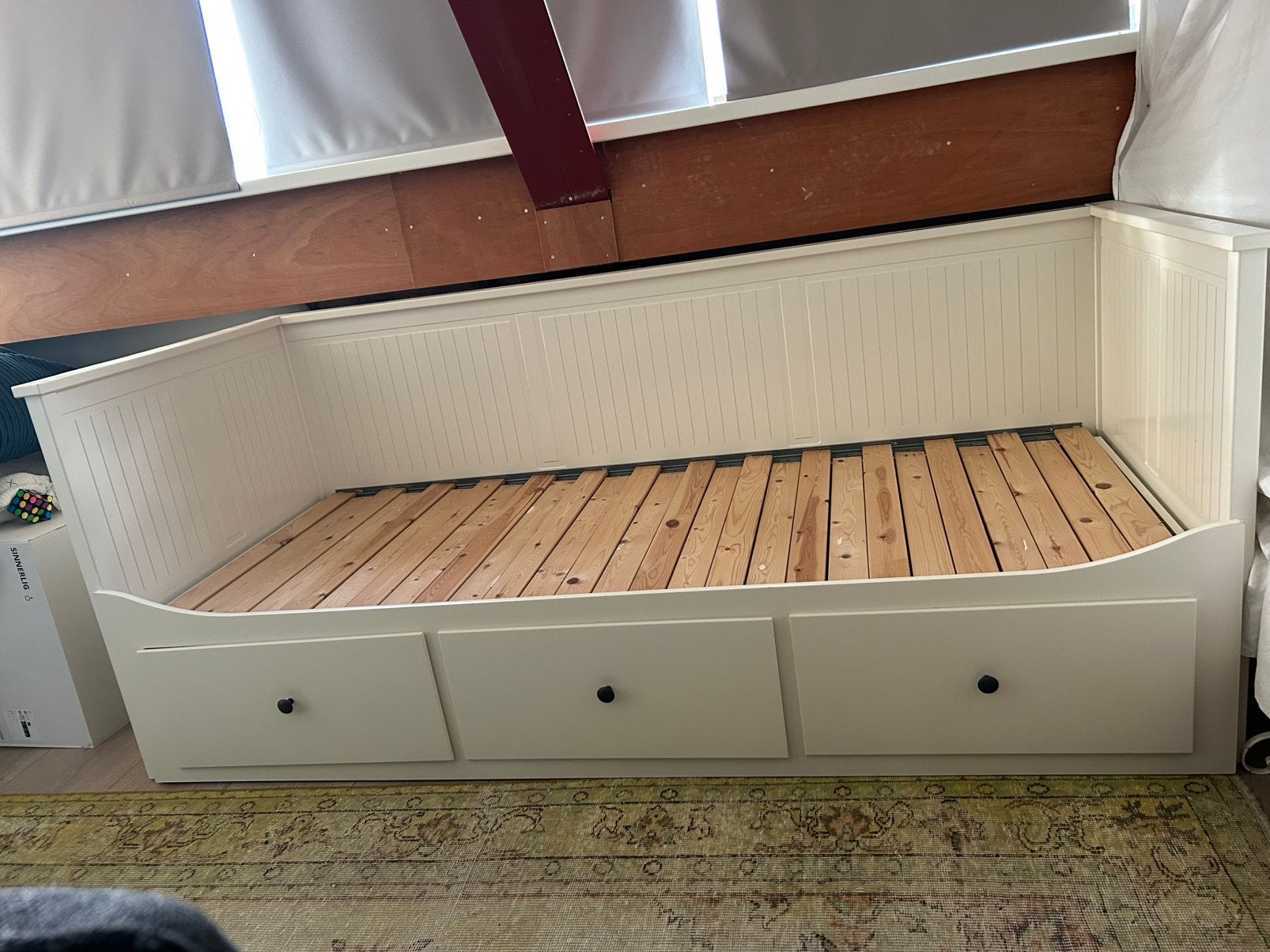 Hemnes uitschuifbed met bijpassend nachtkastje, Ophalen, 70 cm of meer, Hout, 65 cm of meer