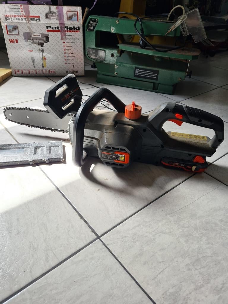 Kettingzaag, Doe-het-zelf en Verbouw, Gereedschap | Zaagmachines, Ophalen of Verzenden, 1200 watt of meer, Kettingzaag, 30 tot 70 mm