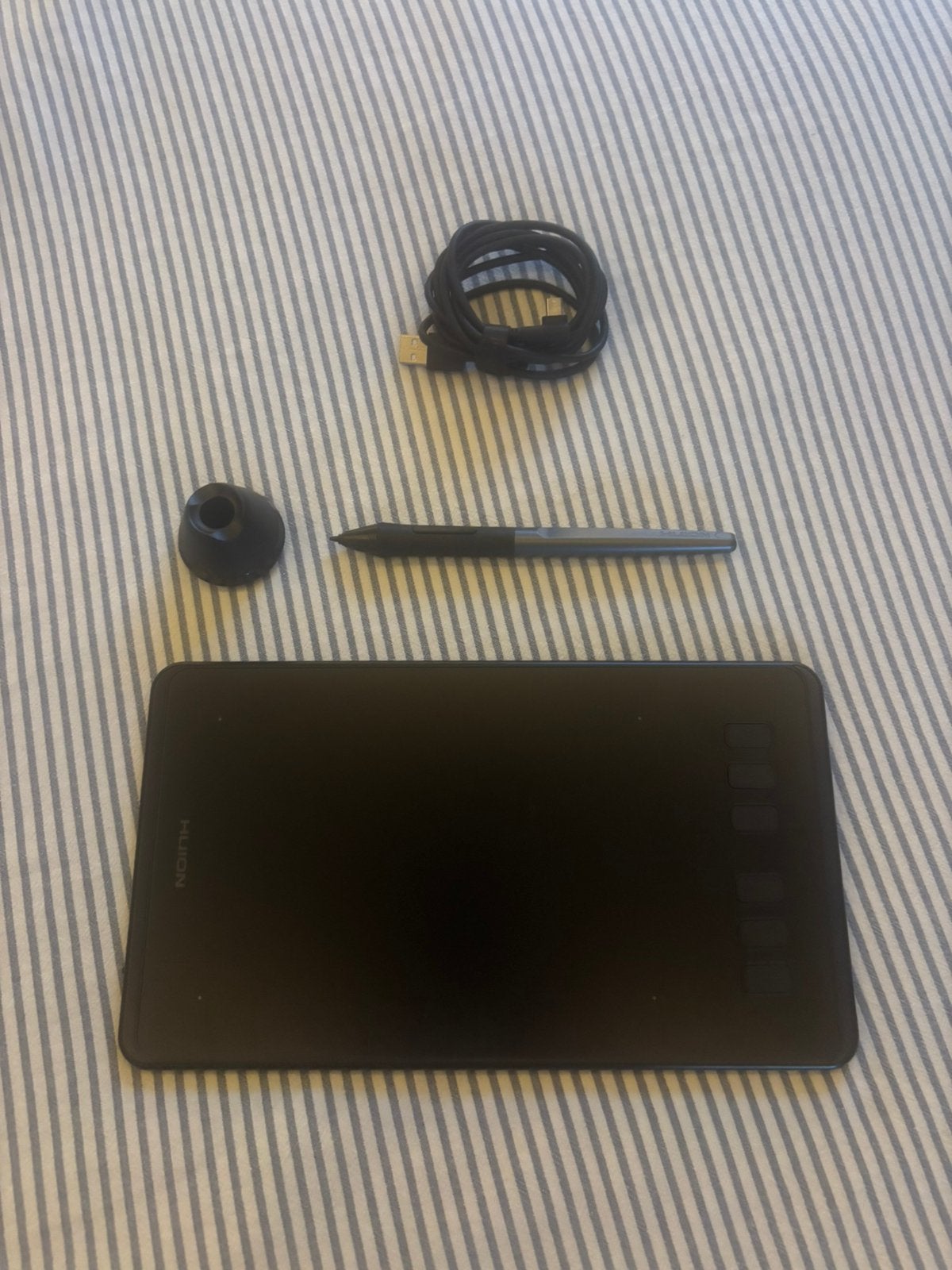 Huion Inspiroy H640P tekentablet, Computers en Software, Ophalen of Verzenden, Zo goed als nieuw, Bedraad