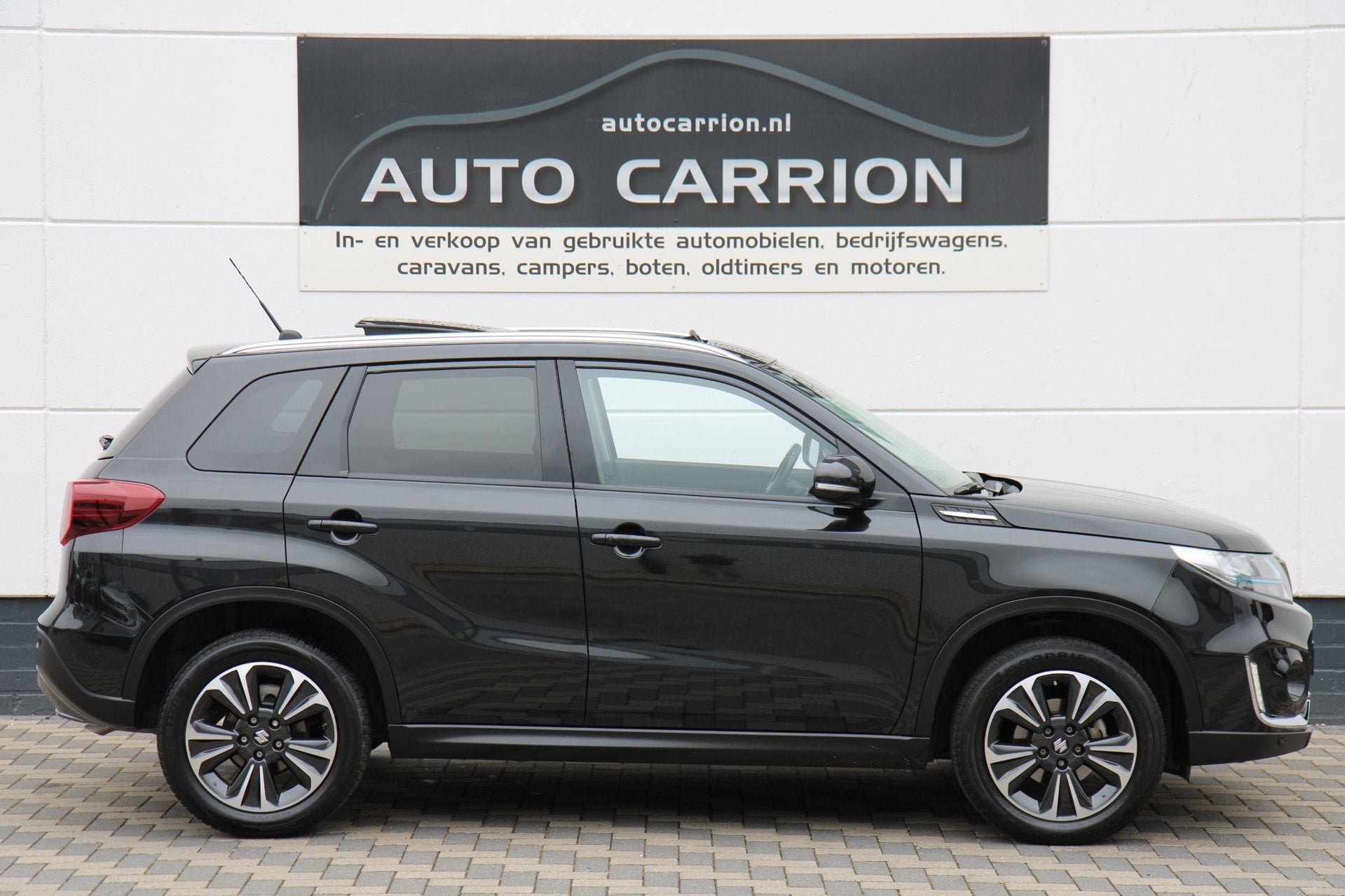 Suzuki Vitara 1.4 Boosterjet Style Smart Hybrid Pano Carplay, Voorwielaandrijving, Gebruikt, Zwart, 4 cilinders
