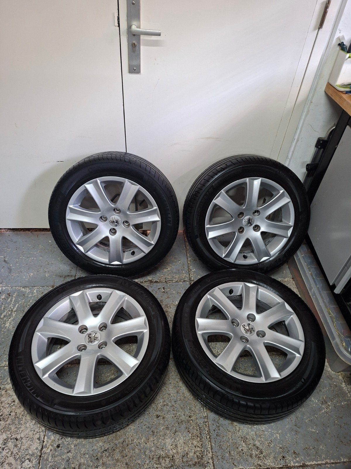 Set lichtmetalen velgen met zomerbanden Peugeot 207, Ophalen, Gebruikt, 16 inch, Personenwagen