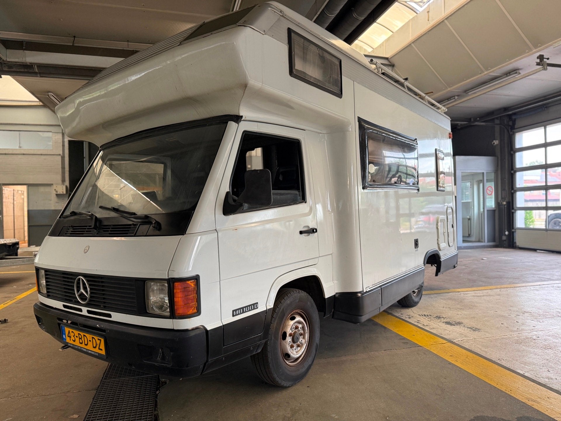Mercedes-Benz MB100D-L * 4 slaapplaatsen * Luifel * Zonnepan, Alkoof, Bedrijf, Bedrijvenpark twente noord 92
7602 ks  Almelo, NL