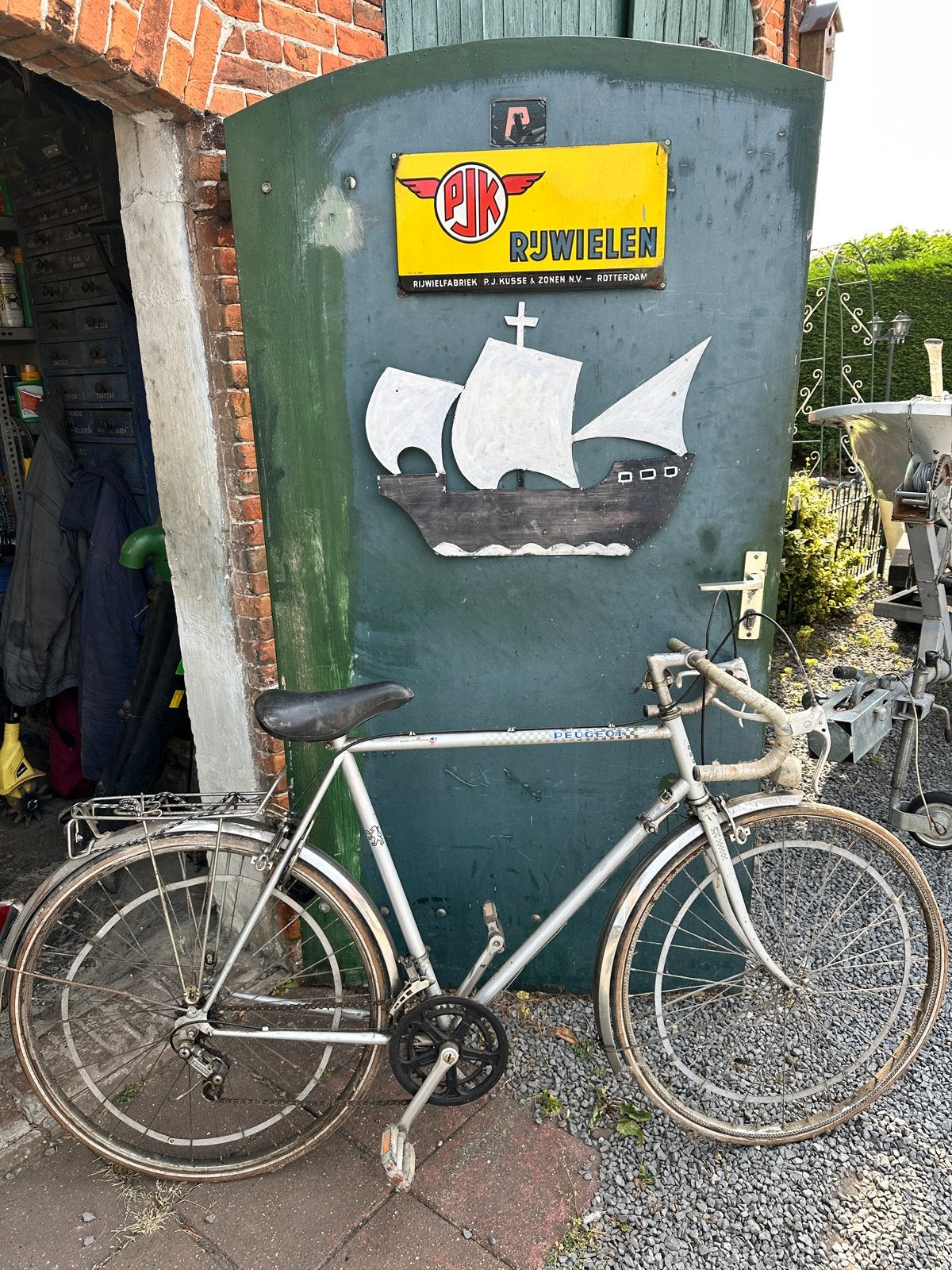 Oude Peugeot racefiets, Ophalen, Velgrem
