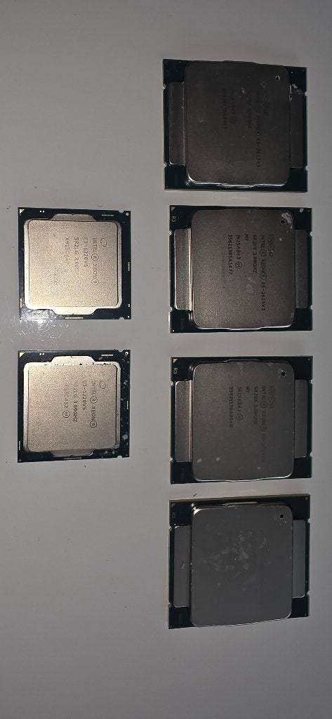 Intel Xeon Cpu`s 4x E5-2623 V3 3.00G en 2x E3-1220 V5 3.00G, Computers en Software, Processors, Gebruikt, Intel Xeon, Lga 2011 - 1151