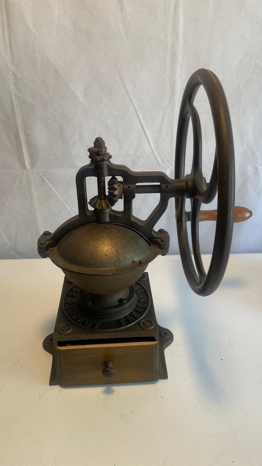 Antieke Peugeot Frères Koffiemolen met Vliegwiel, Antiek en Kunst, Ophalen of Verzenden