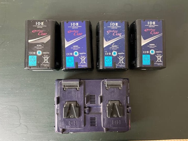 4 x IDX Endura CUE V-Mount accu's met VL-2 Plus lader, Audio, Tv en Foto, Accu's en Batterijen, Ophalen of Verzenden, Gebruikt