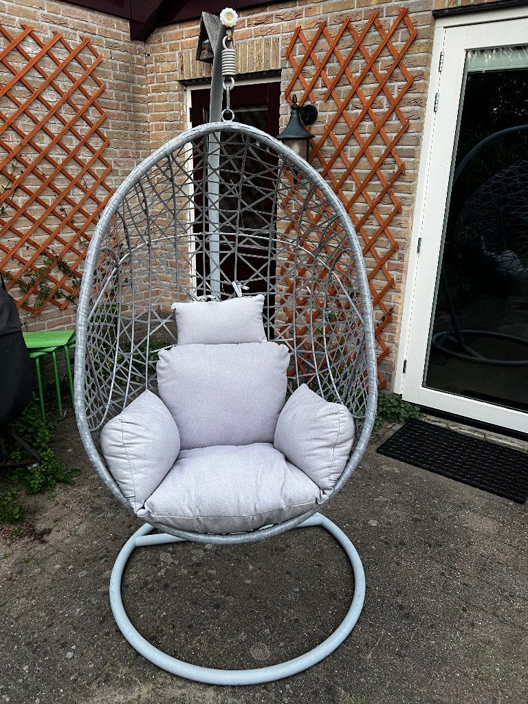 hangstoel grijs met kussen voor binnen of buiten