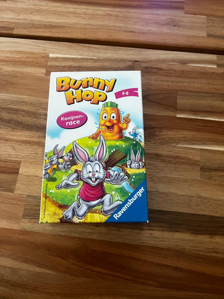 Bunny Hop Konijnenrace Bordspel, helemaal compleet, Ophalen of Verzenden, Zo goed als nieuw, Speelkaart(en)