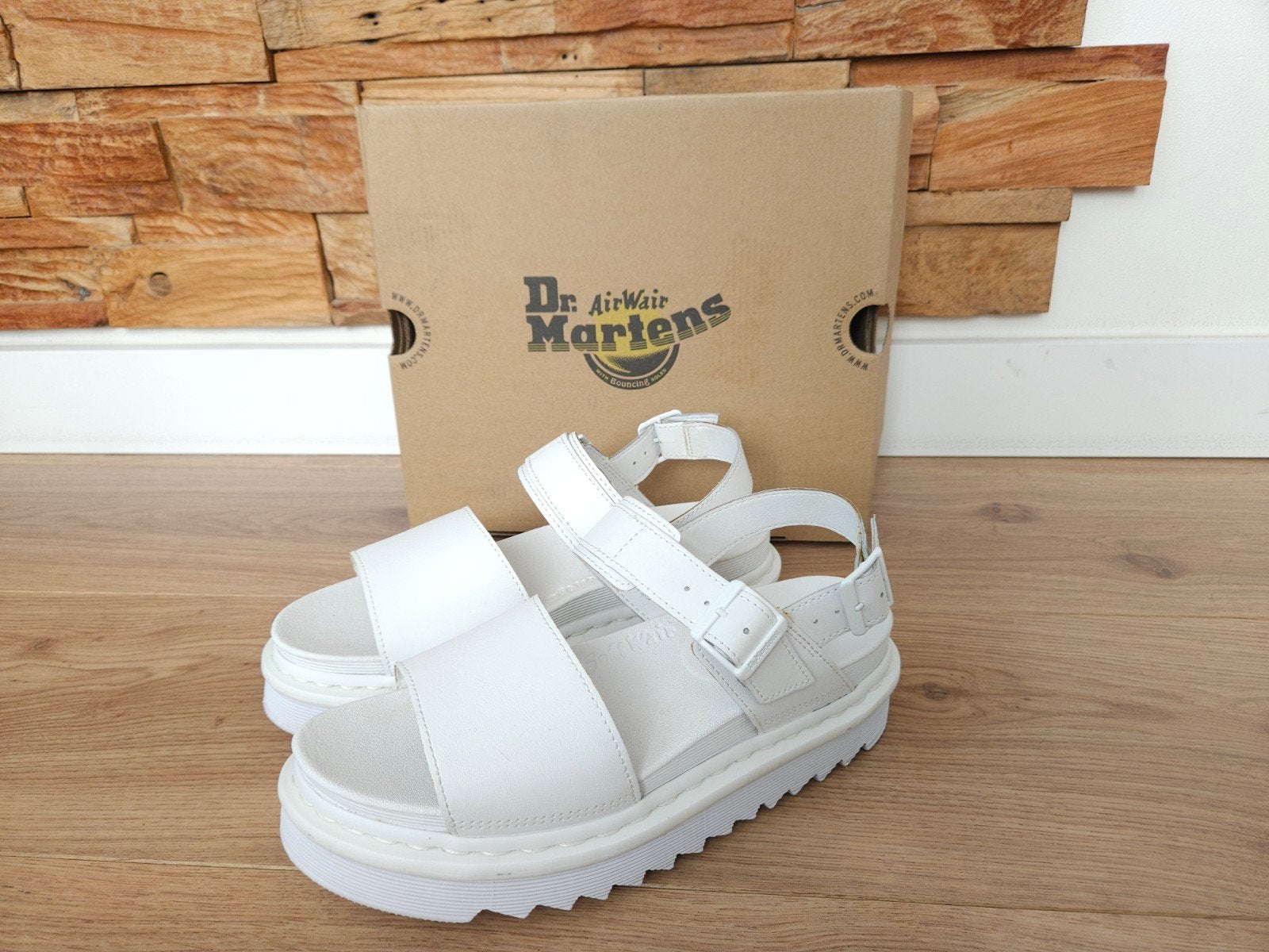 Dr Martens sandalen Voss Mono maat 41 slippers / sandalen

M, Wit, Nieuw, Dr Martens, Sandalen of Muiltjes