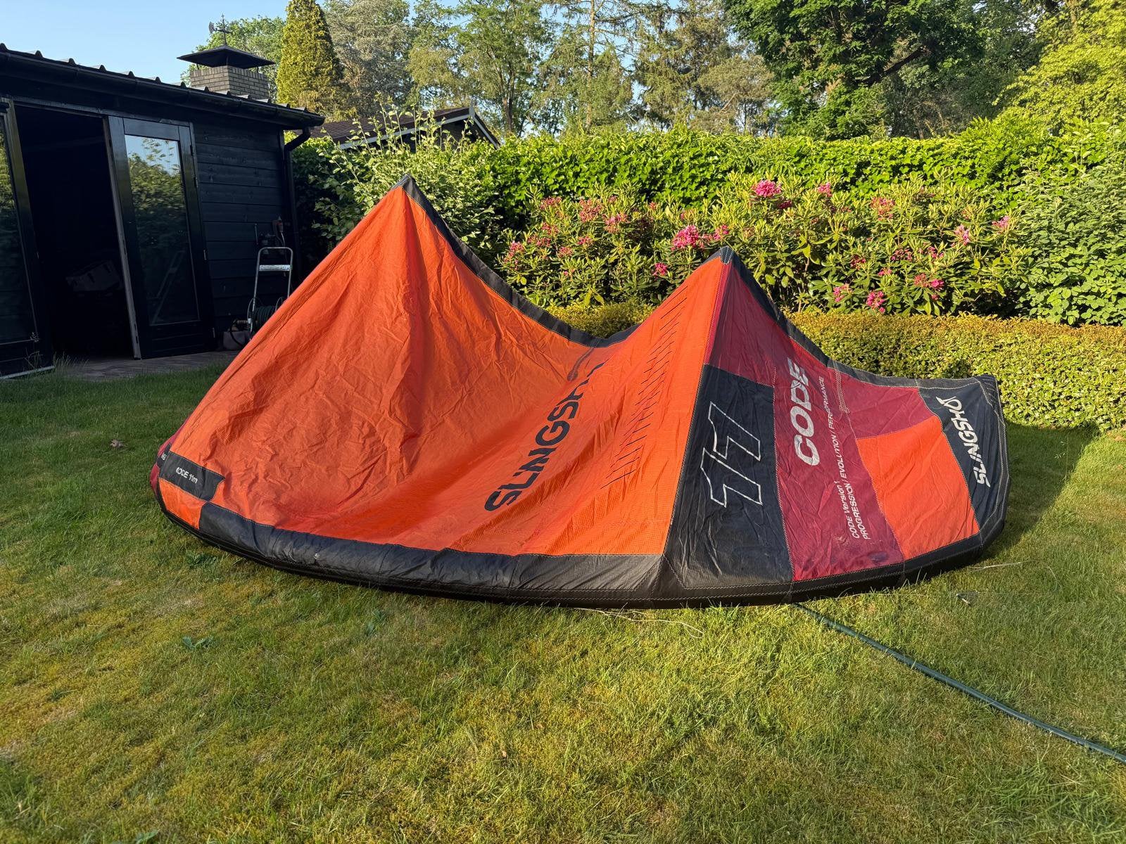 Slingshot kite, Watersport en Boten, Ophalen of Verzenden, Gebruikt, 11 m², Kite