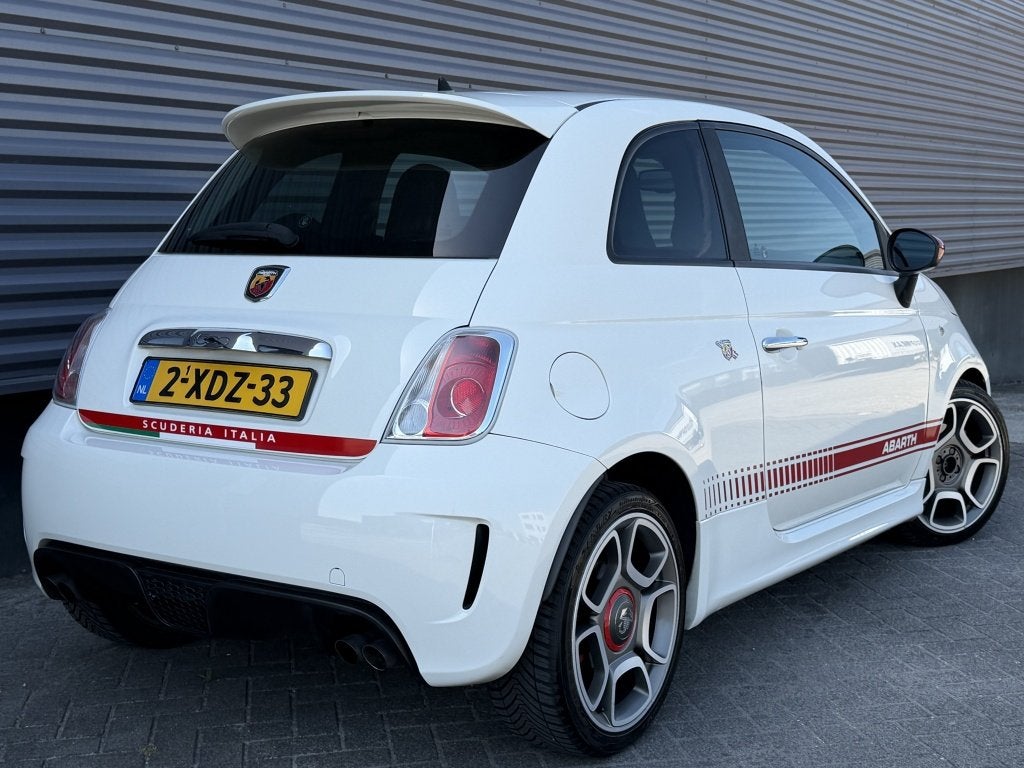 Fiat 500 1.4-16V 135PK Abarth / Scuderia italia Edit / Inter, Auto's, Zwart, 4 cilinders, Wit, Bedrijf