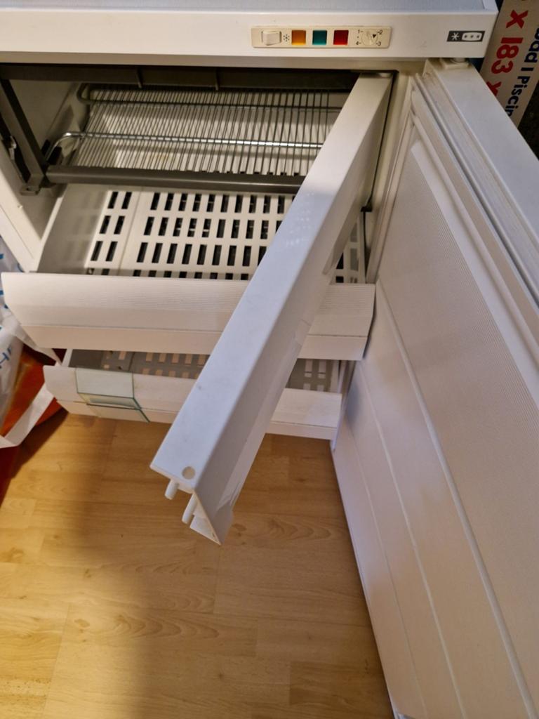 TE KOOP AANGEBODEN BAUKNECHT.DIEPVRIES TAFEL MODEL, Gebruikt, Minder dan 85 cm, Minder dan 60 cm, Vrijstaand