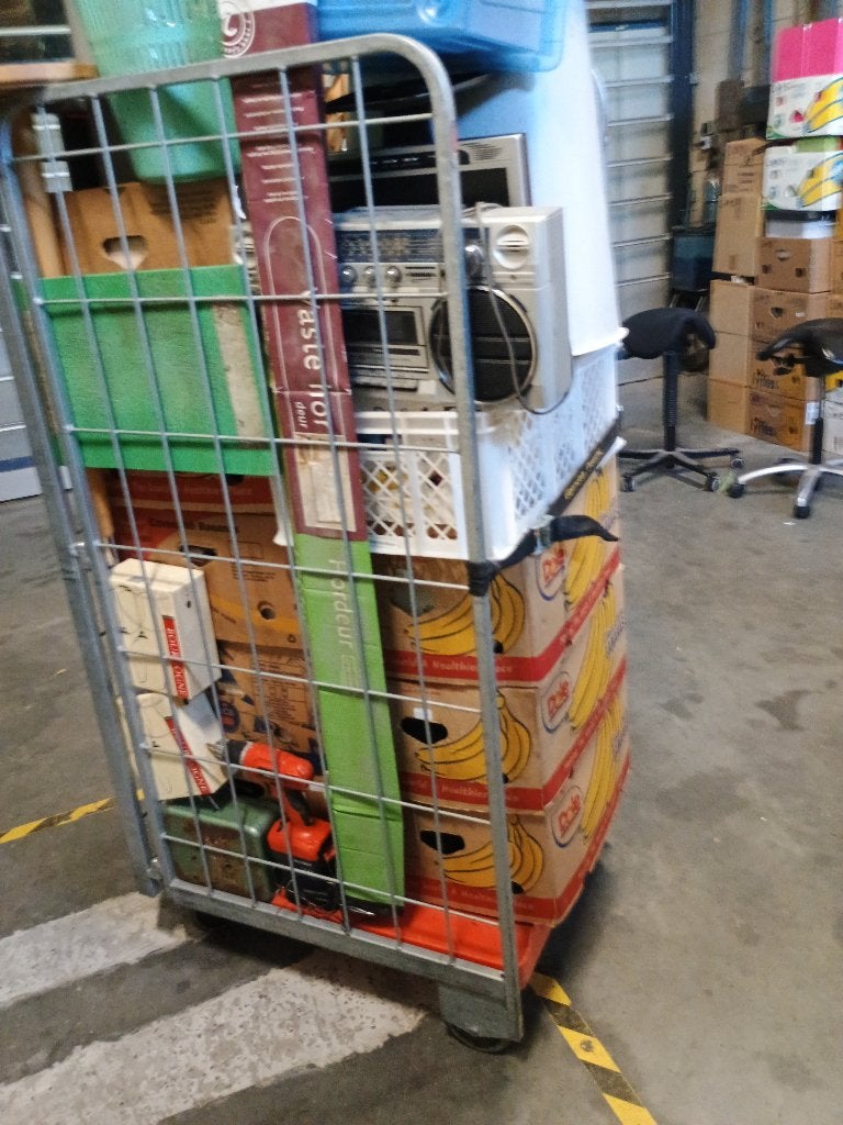 rommelmarkt spullen, Ophalen, Gebruikt