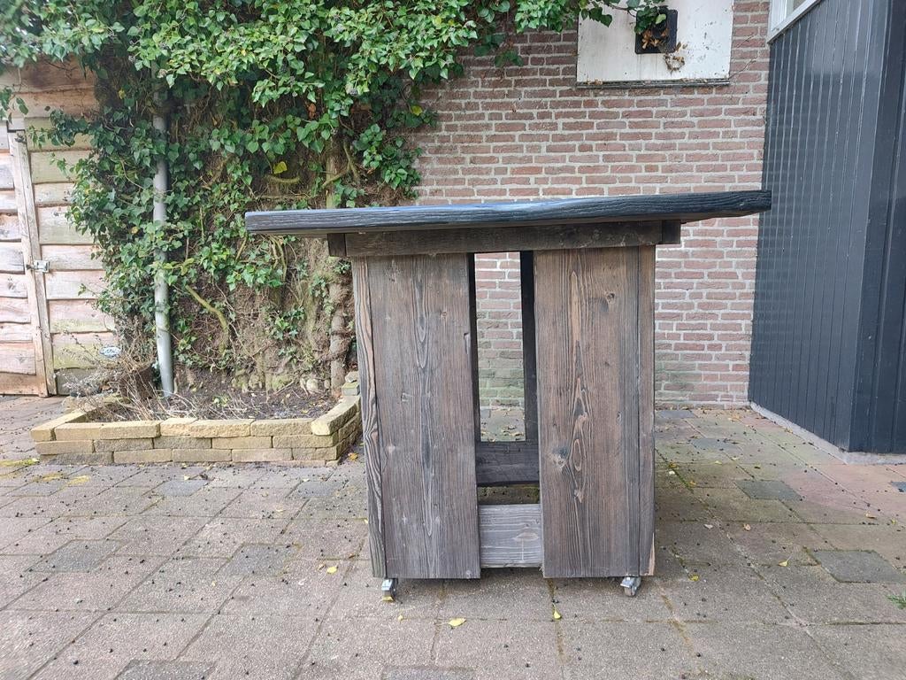 Twee robuuste houten statafels met wielen, Ophalen, Gebruikt