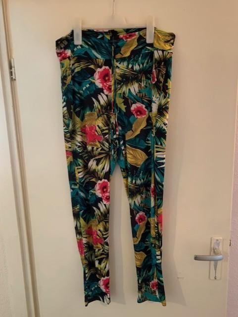 Meerkleurige broek van Iz Naiz. Maat XL, Overige kleuren, Maat 46/48 (XL) of groter, Iz Naiz, Ophalen of Verzenden