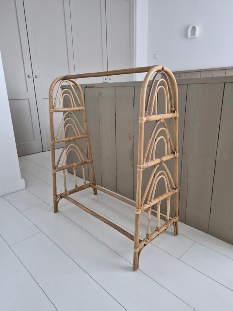 Rotan kledingrekje  🌈 rainbow, Ophalen, Zo goed als nieuw